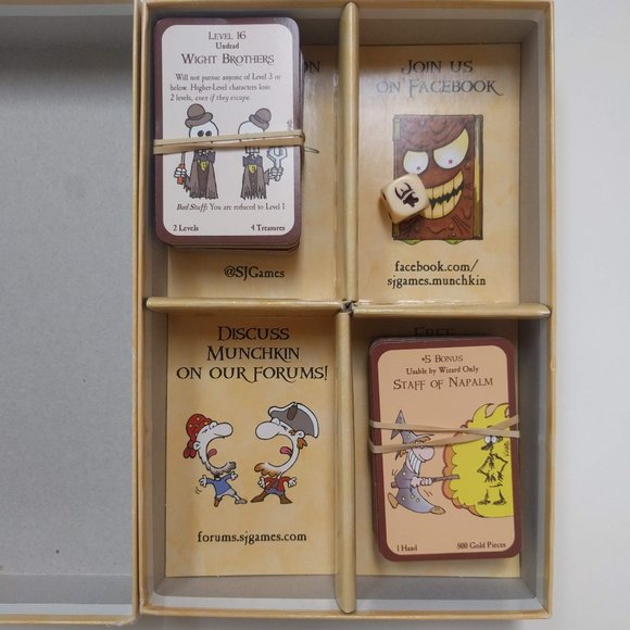Munchkin Board Game 1st Edition Complete 10+ - Picture 4 of 6